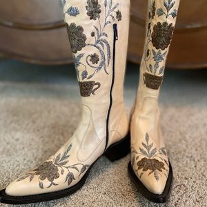 Flower Embroidery Cowboy Boots